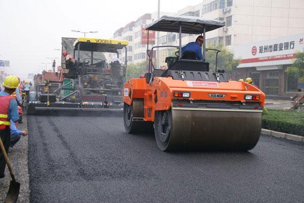 三边形冲击压路机冲击碾压施工工艺流程?公路路基碾压施工工艺是什么(图1)